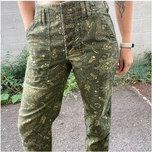 Anthropologie Wanderer pants Button-Fly Green Floral Print Pants Size 31